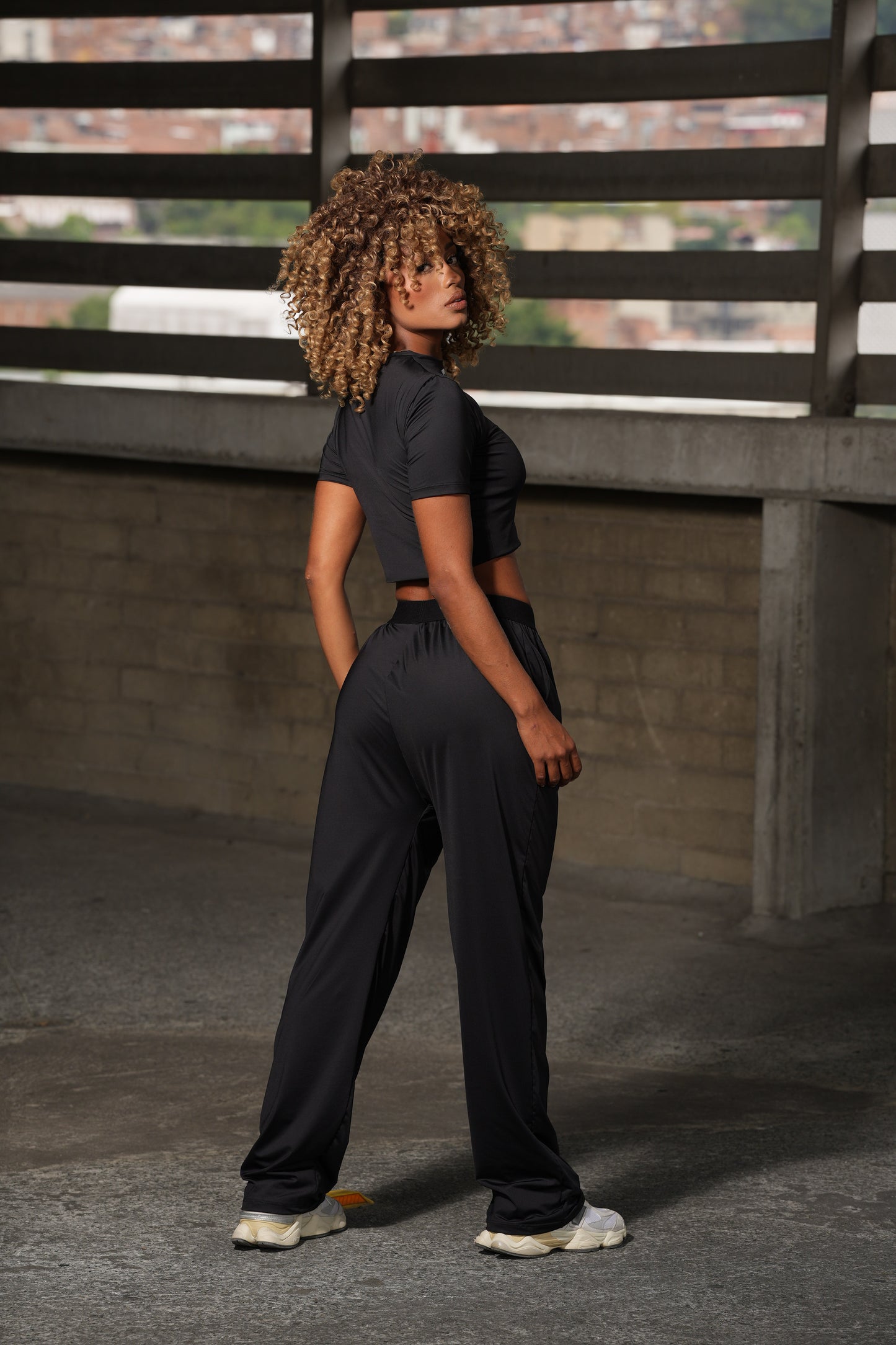 Set casual Crop top pant largos Iconic Negro